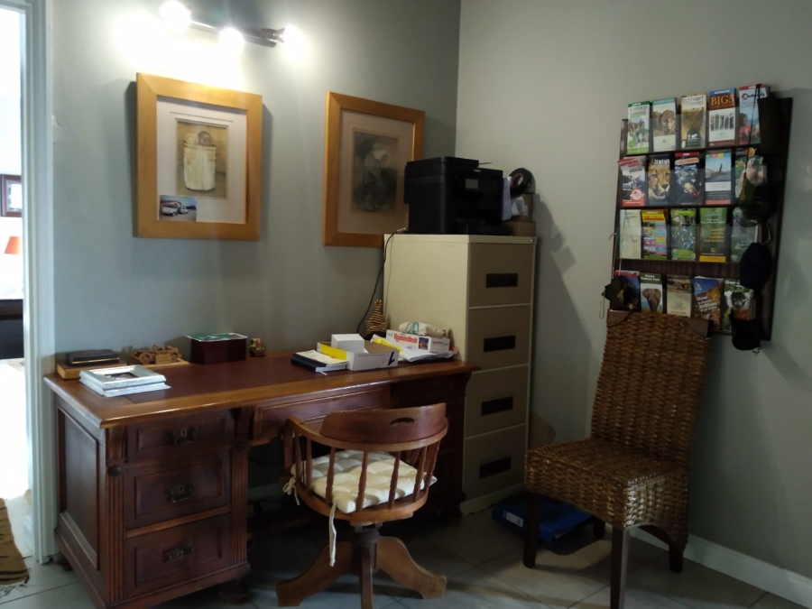 To Let 7 Bedroom Property for Rent in Dana Bay Western Cape